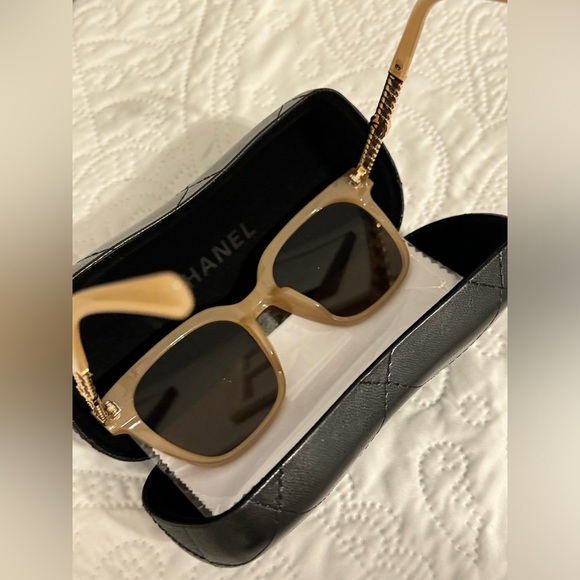 CHANEL sunglasses - Picture 4 of 7